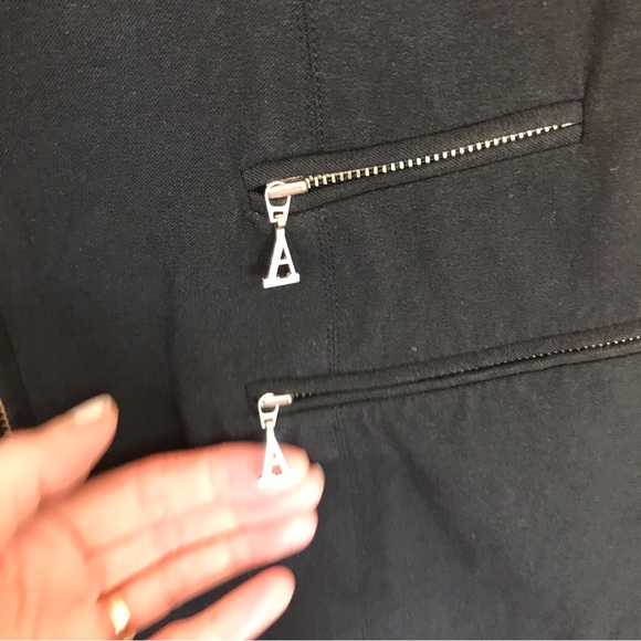 ANNE KLEIN | Vintage Black Sleeveless Top w/ Front Zipper & 3 Zipped Pockets - Picture 9 of 16